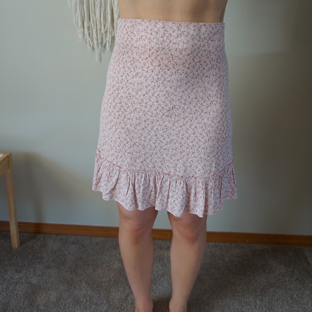 Pink Mini Skirt. Floral Pattern. Small. Brandy Melville